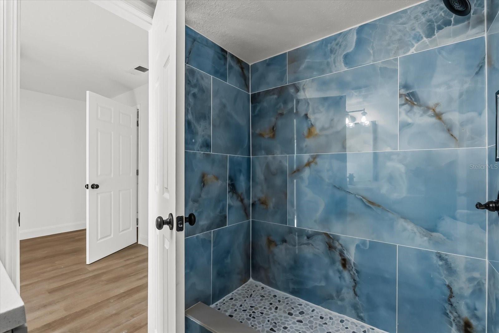 10395 SAN MARTIN BLVD NE