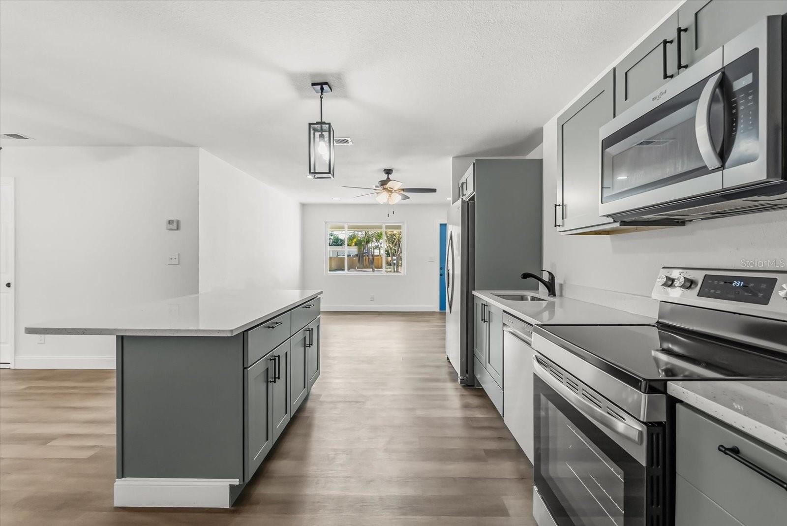 10395 SAN MARTIN BLVD NE