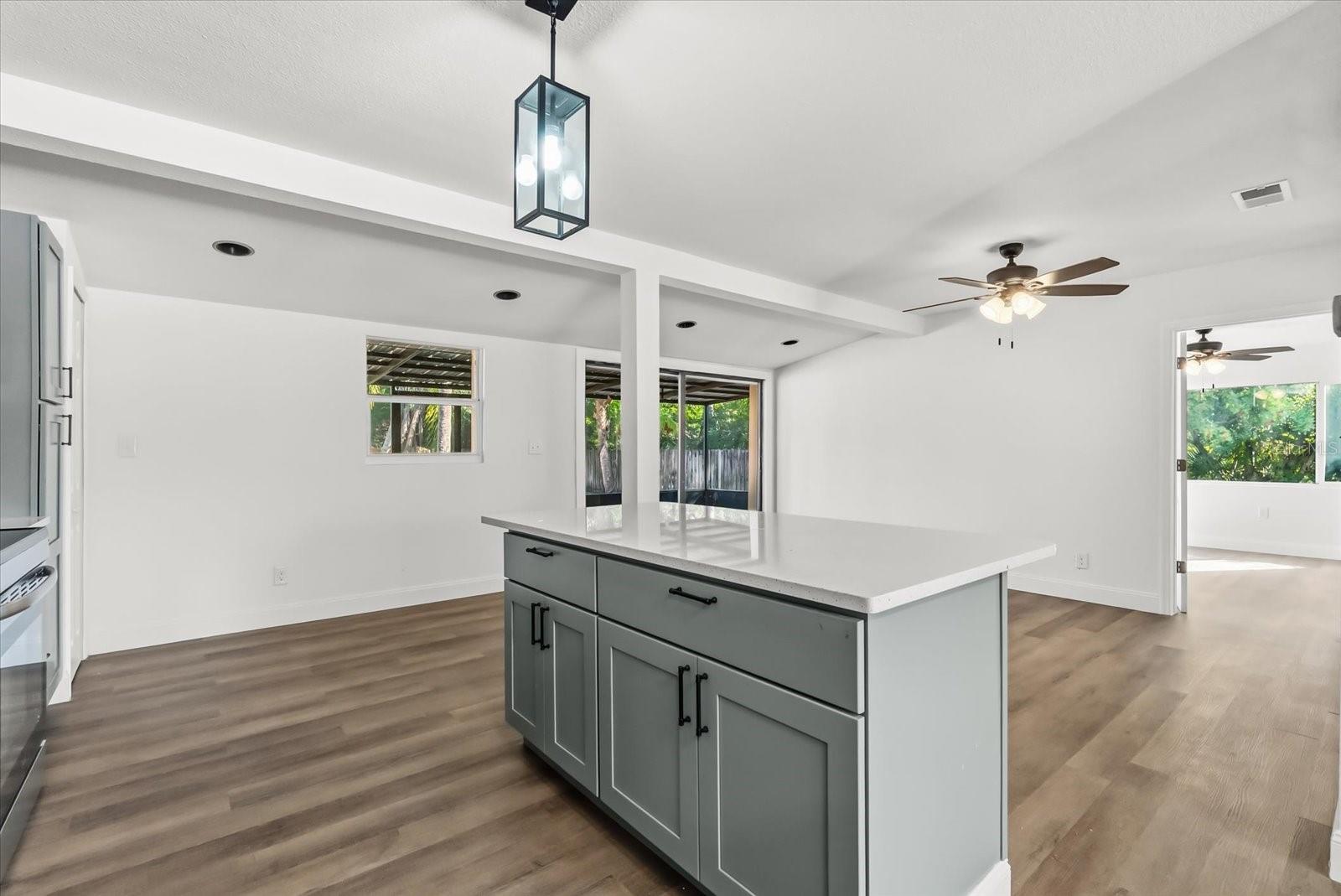 10395 SAN MARTIN BLVD NE