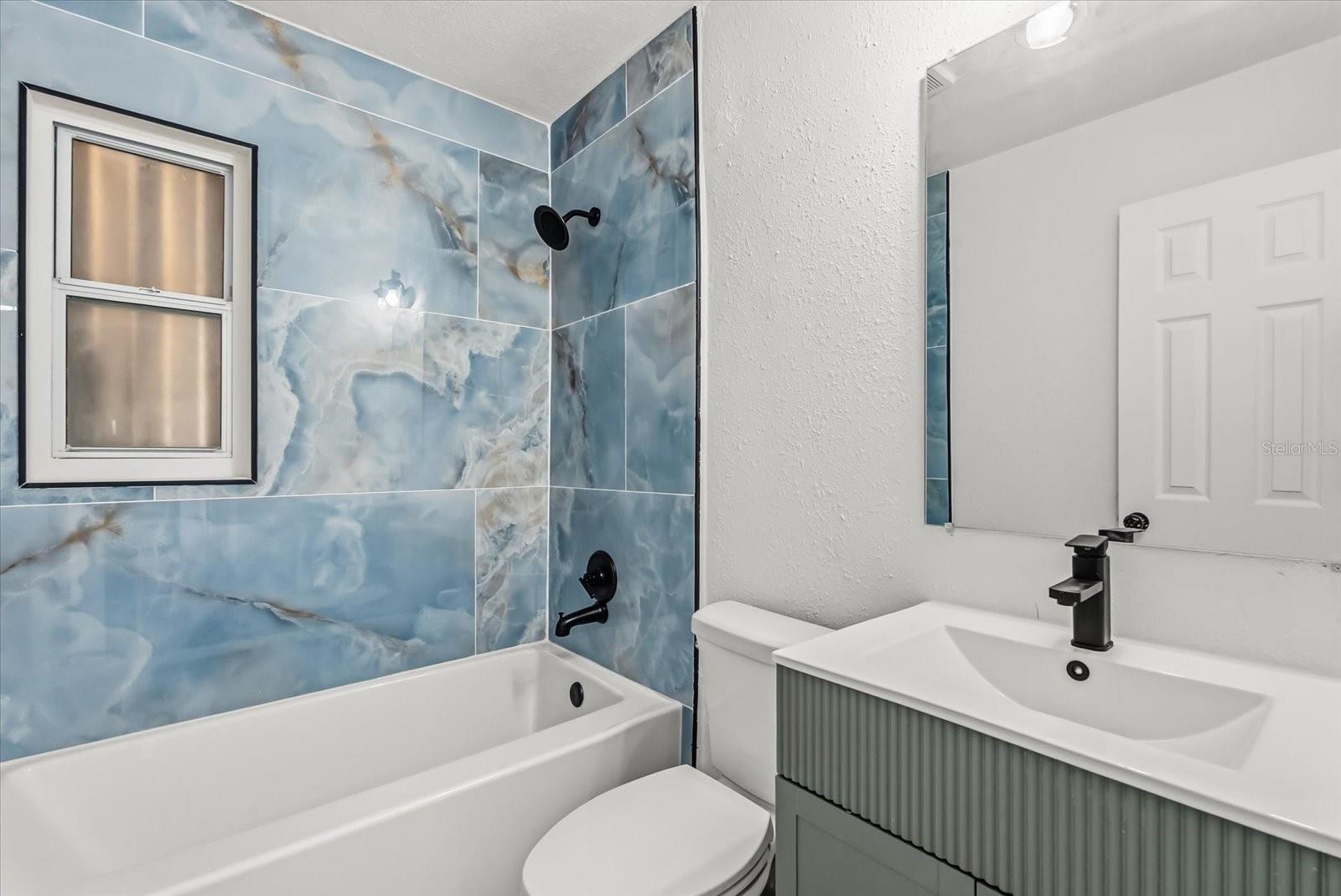 10395 SAN MARTIN BLVD NE