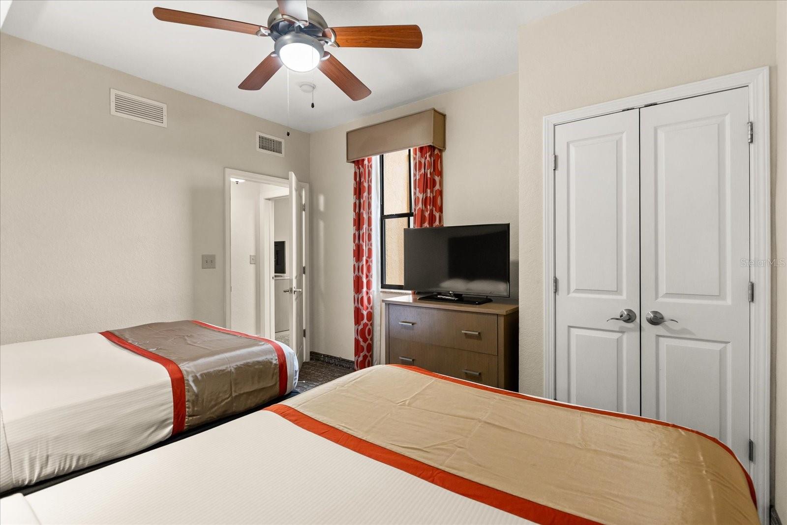12539 FLORIDAYS RESORT DR #404D