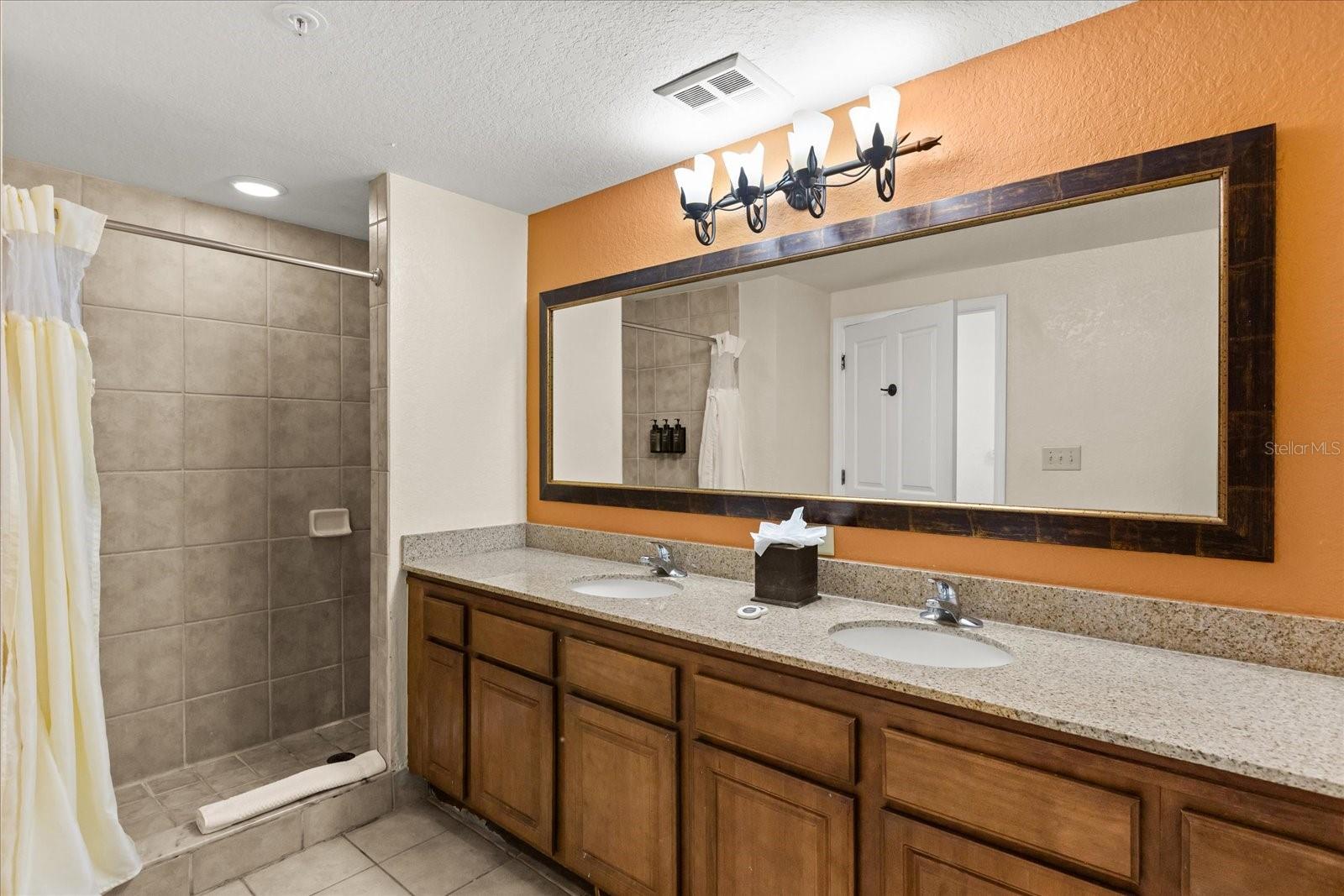 12539 FLORIDAYS RESORT DR #404D