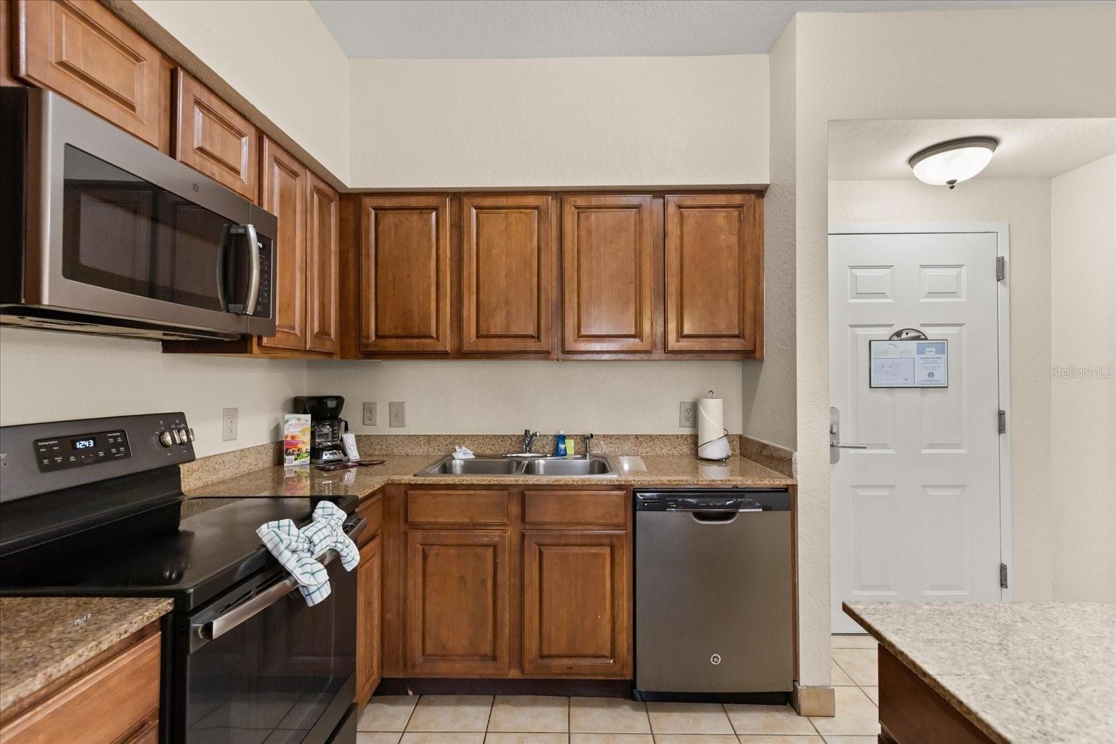 12539 FLORIDAYS RESORT DR #404D