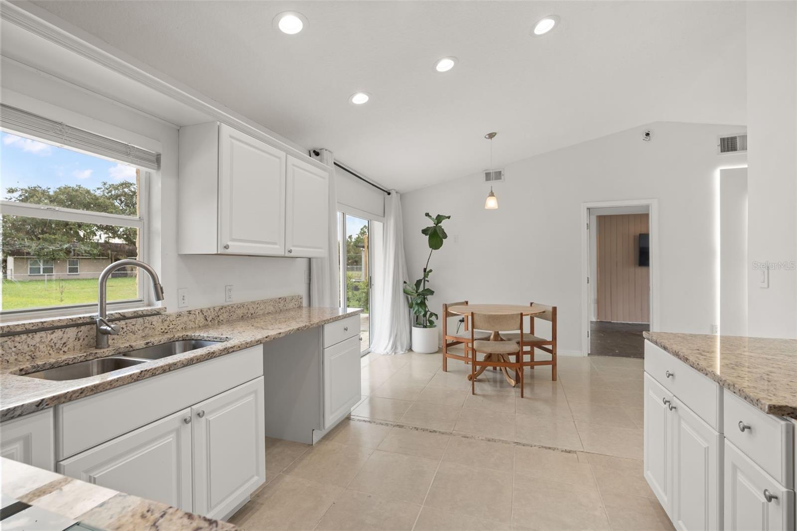 605 TAMARIN LN