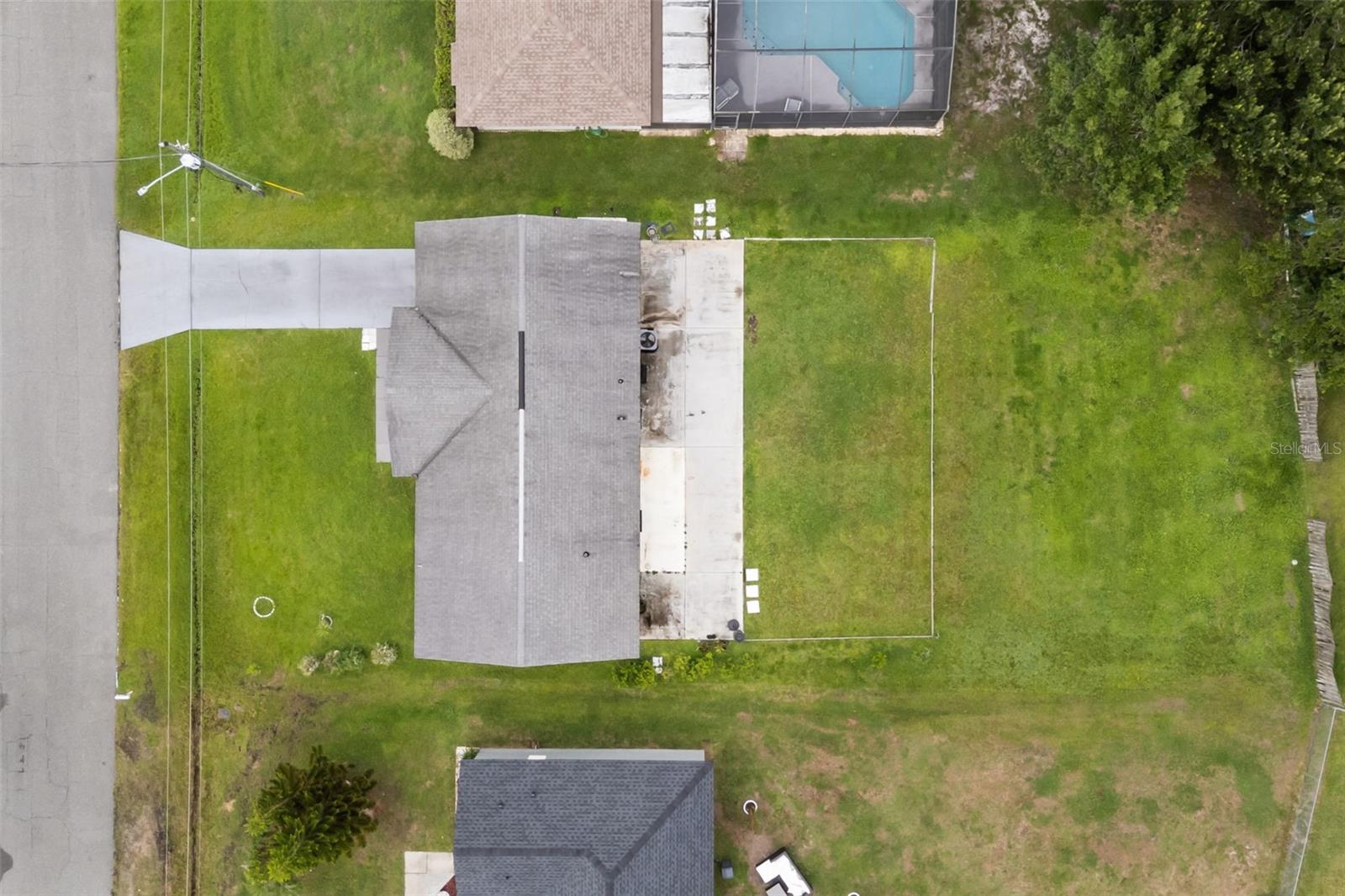 605 TAMARIN LN