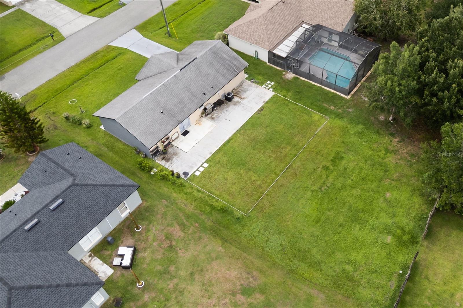 605 TAMARIN LN
