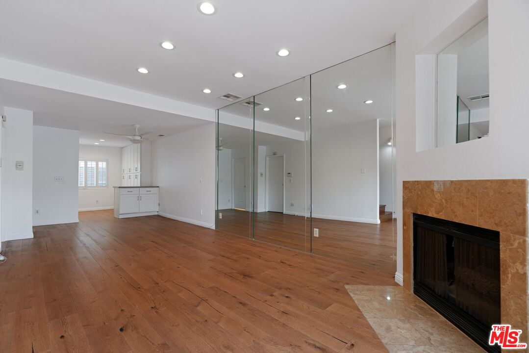 4220 Colfax Ave Unit: 110