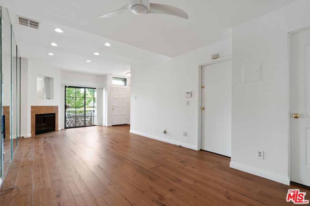 4220 Colfax Ave Unit: 110