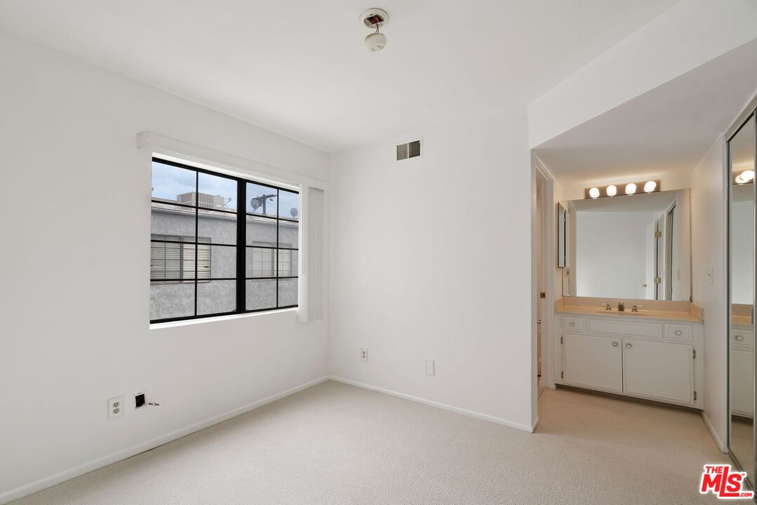 4220 Colfax Ave Unit: 110