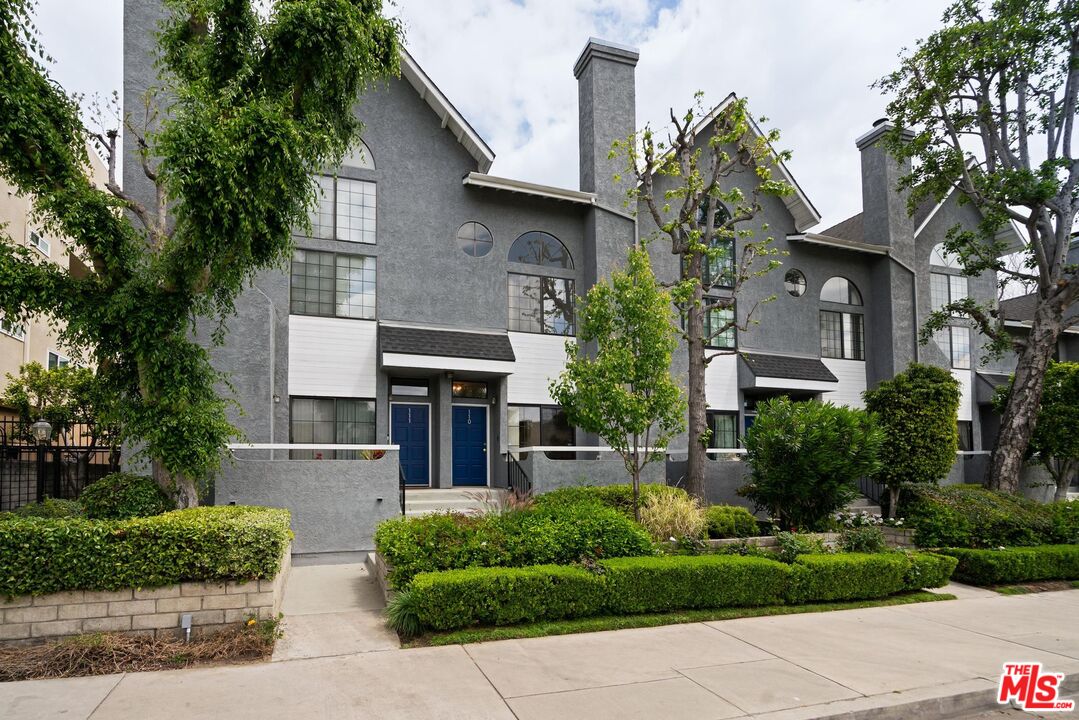 4220 Colfax Ave Unit: 110