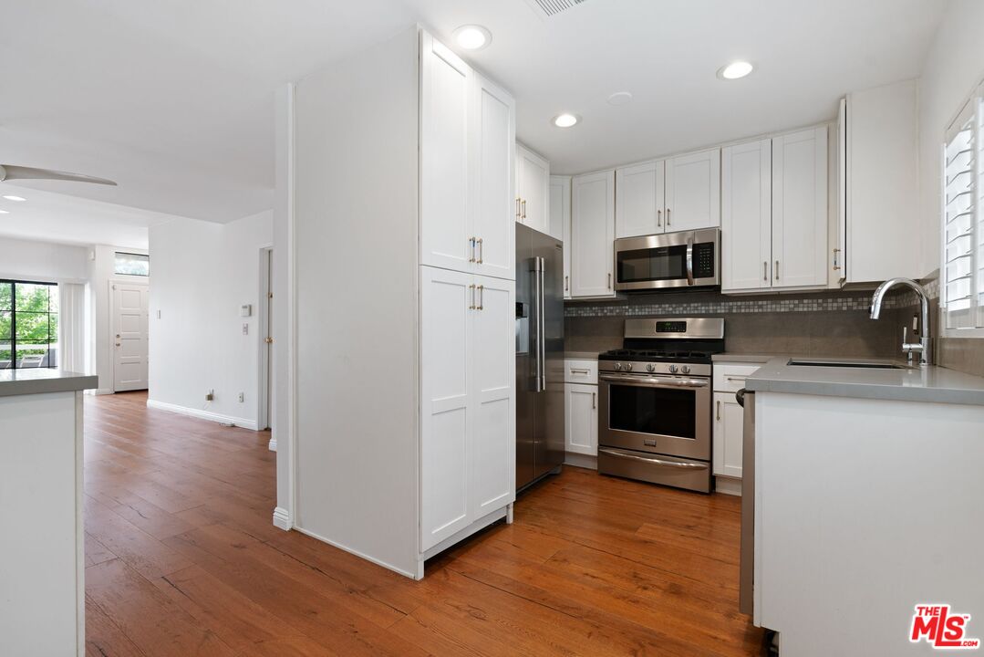 4220 Colfax Ave Unit: 110