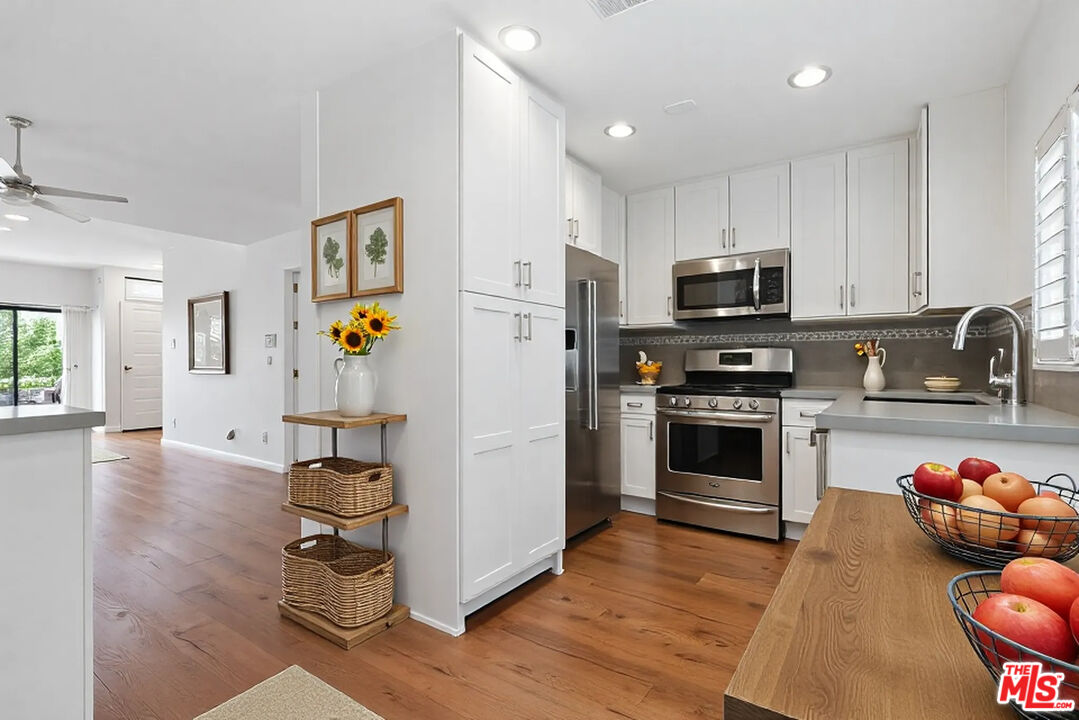 4220 Colfax Ave Unit: 110