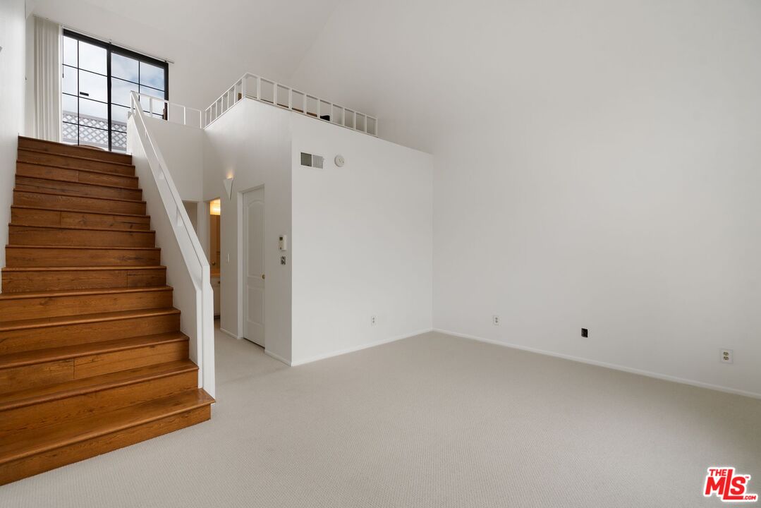 4220 Colfax Ave Unit: 110