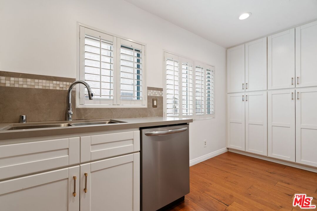 4220 Colfax Ave Unit: 110