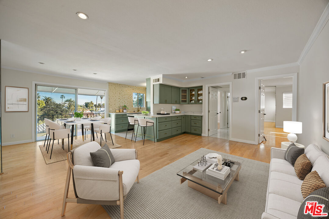 532 N Rossmore Ave Unit: 411