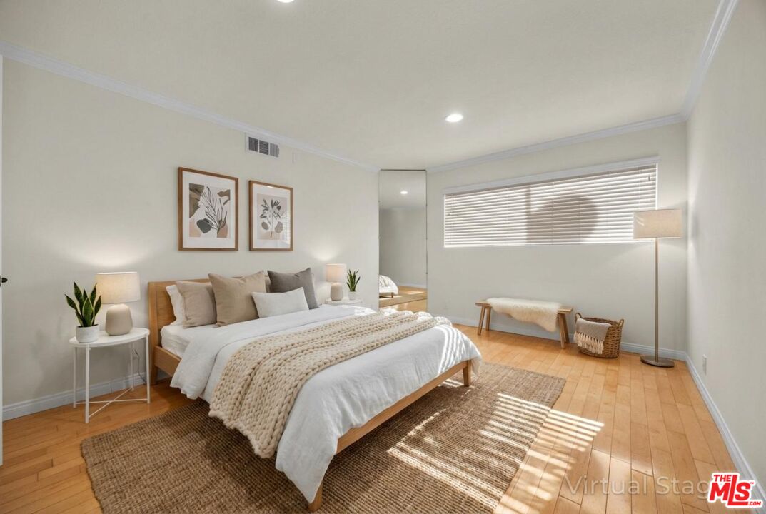 532 N Rossmore Ave Unit: 411