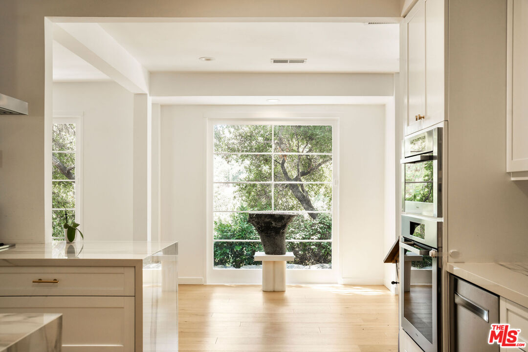 2410 Nichols Canyon Rd