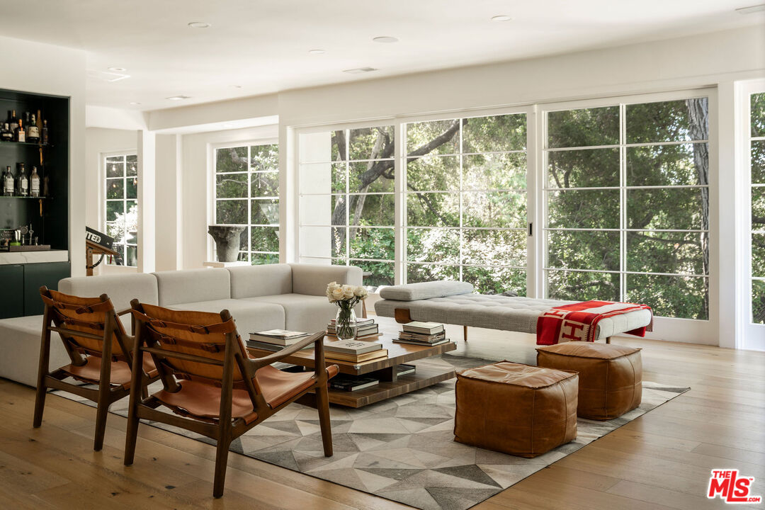 2410 Nichols Canyon Rd