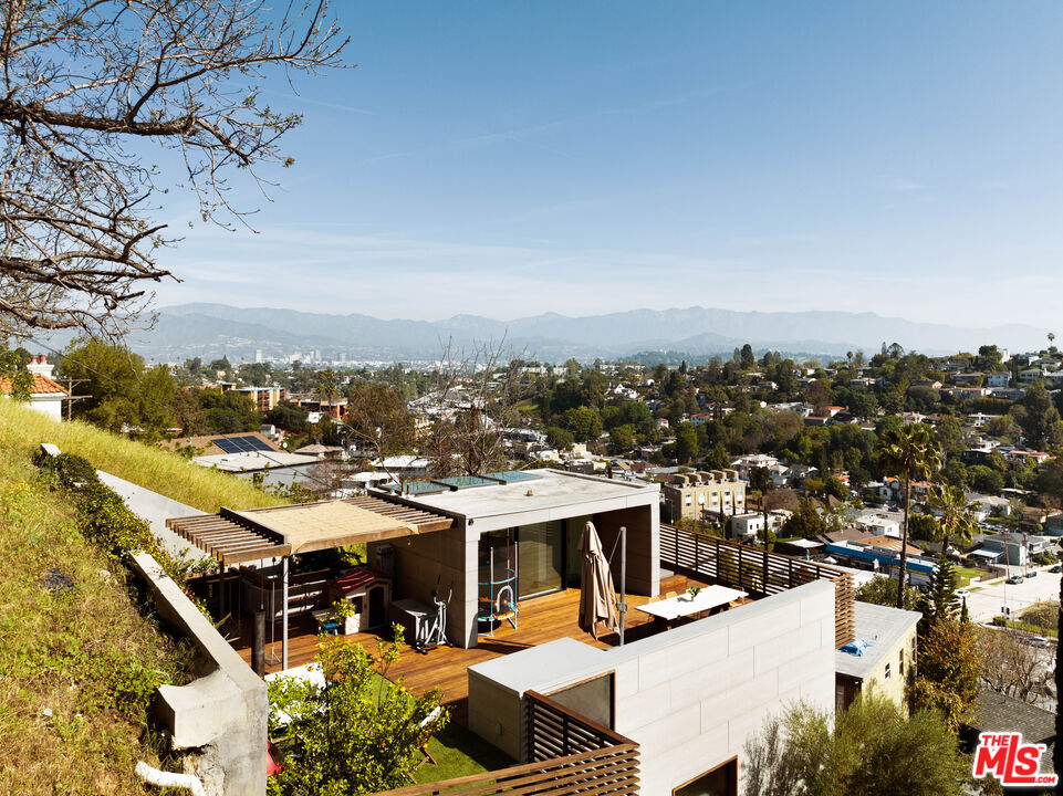 2339 Lyric Ave