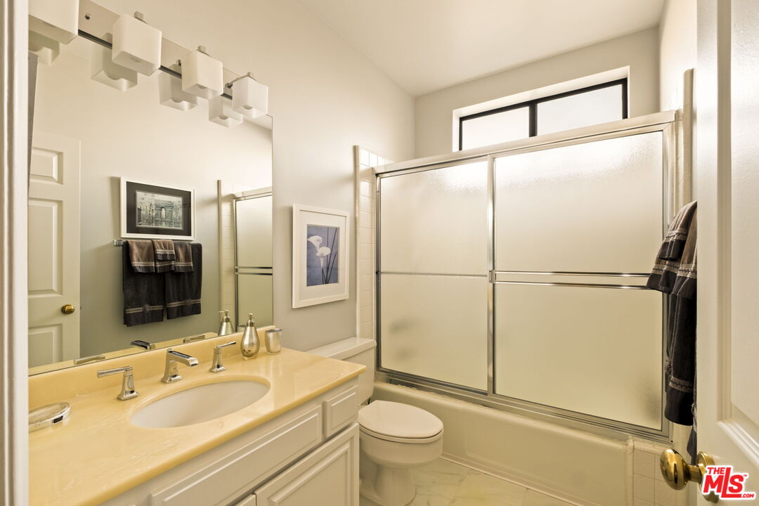 2663 Centinela Ave Unit: 501