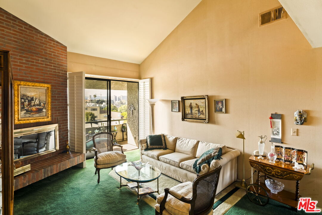 2663 Centinela Ave Unit: 501