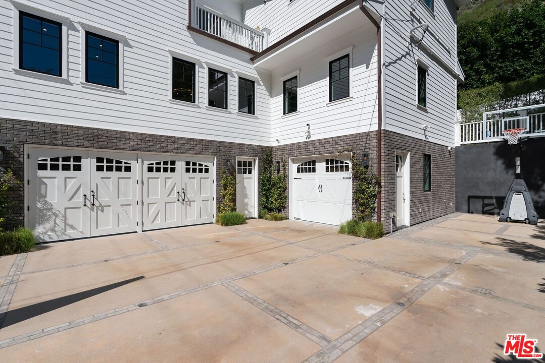 12090 Chalon Rd