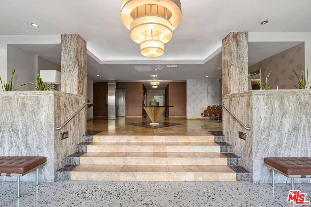 531 N Rossmore Ave Unit: A