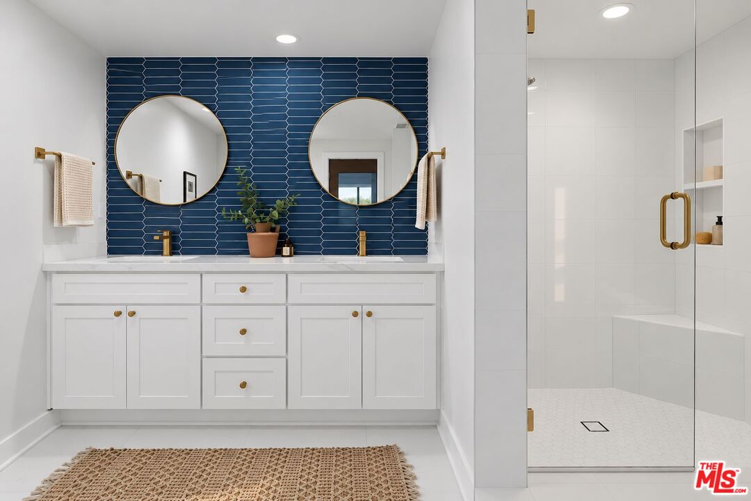 531 N Rossmore Ave Unit: A