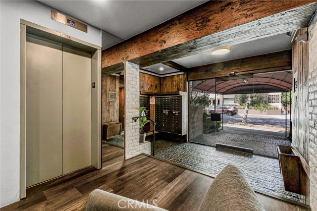 532 N Rossmore AVE Unit: 411