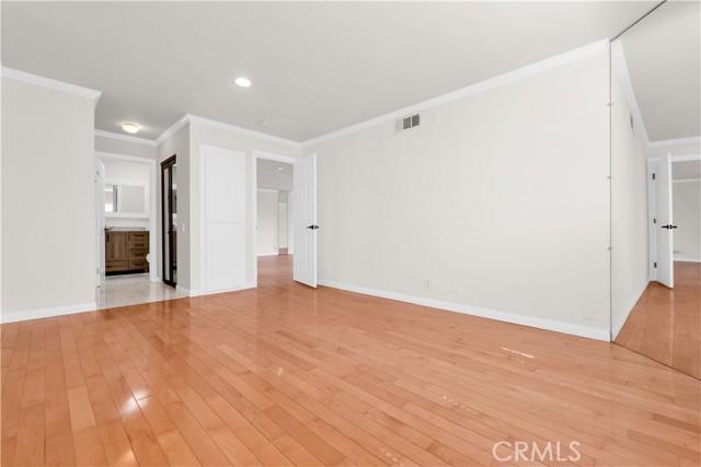 532 N Rossmore AVE Unit: 411