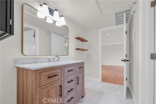 532 N Rossmore AVE Unit: 411