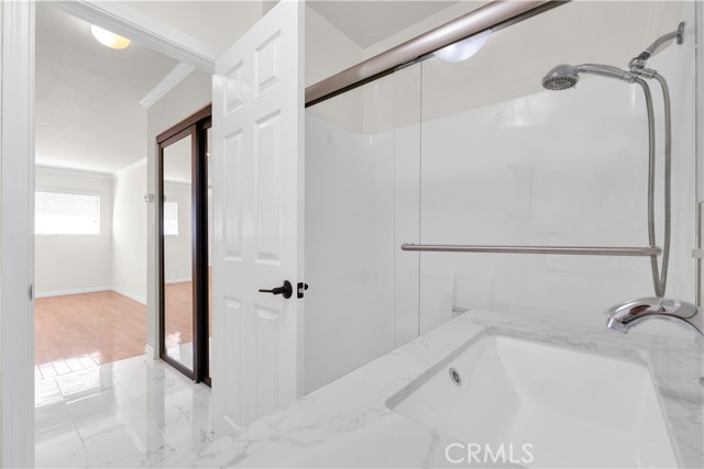 532 N Rossmore AVE Unit: 411