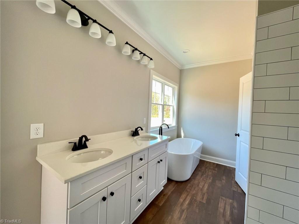 5914 Crossview Drive