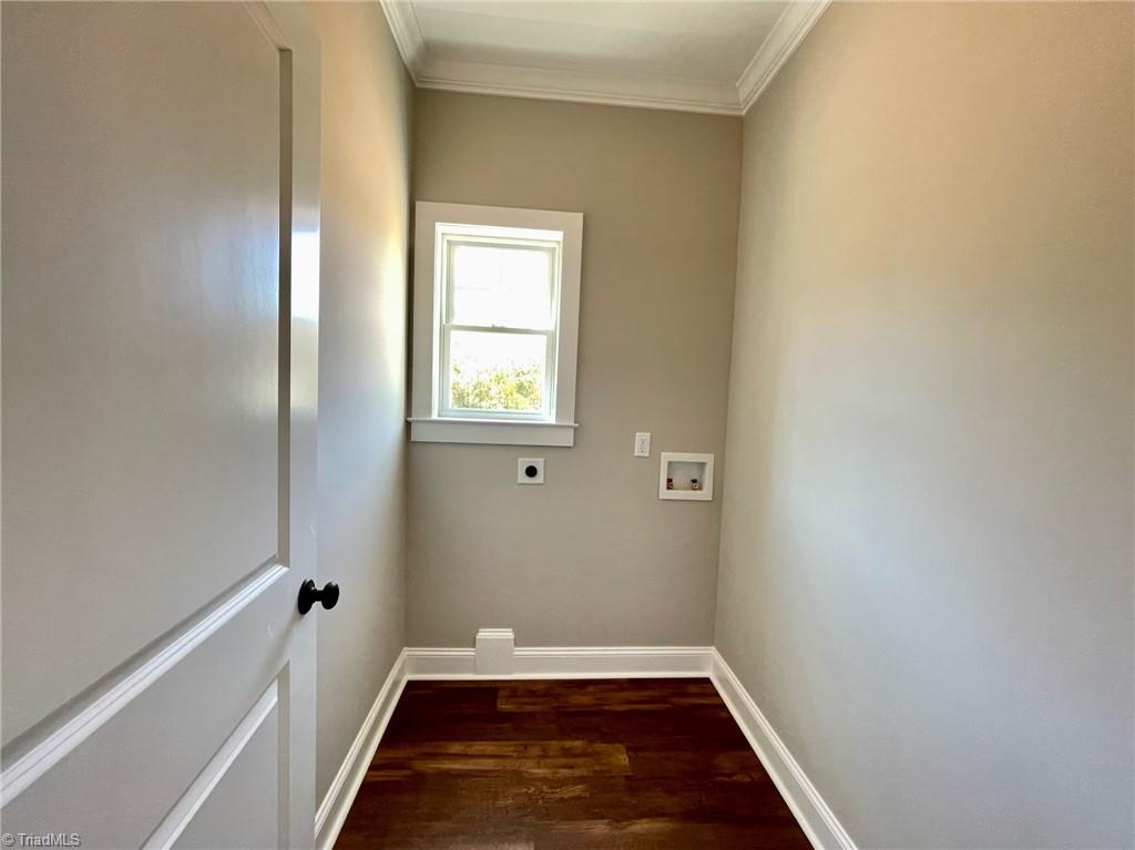 5914 Crossview Drive