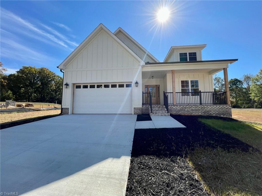 5914 Crossview Drive