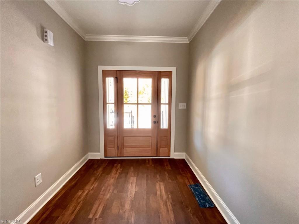 5914 Crossview Drive