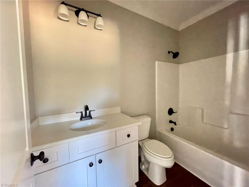 5914 Crossview Drive