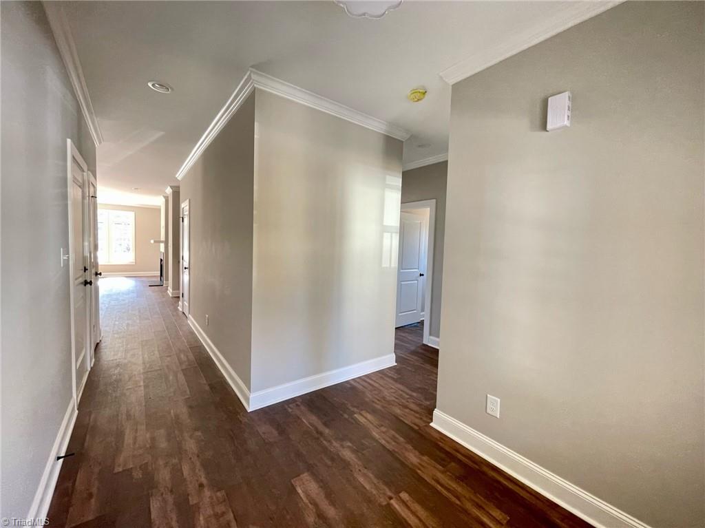 5914 Crossview Drive