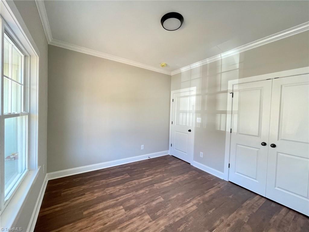 5914 Crossview Drive