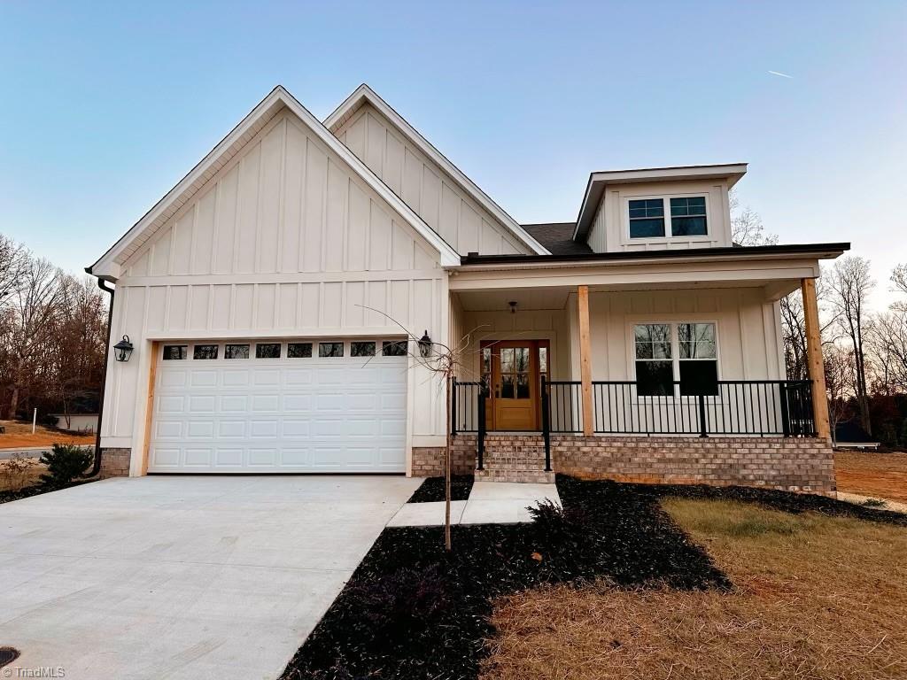 5914 Crossview Drive