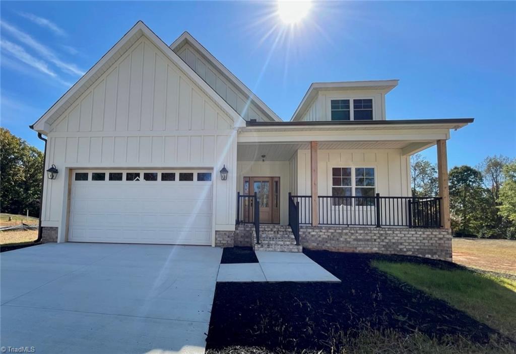 5914 Crossview Drive