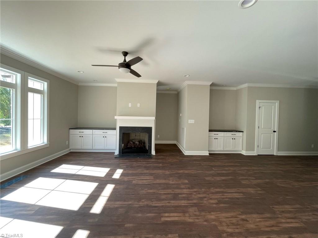 5914 Crossview Drive