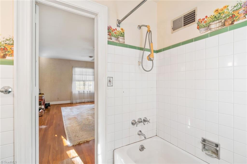 1227 Westwood Avenue