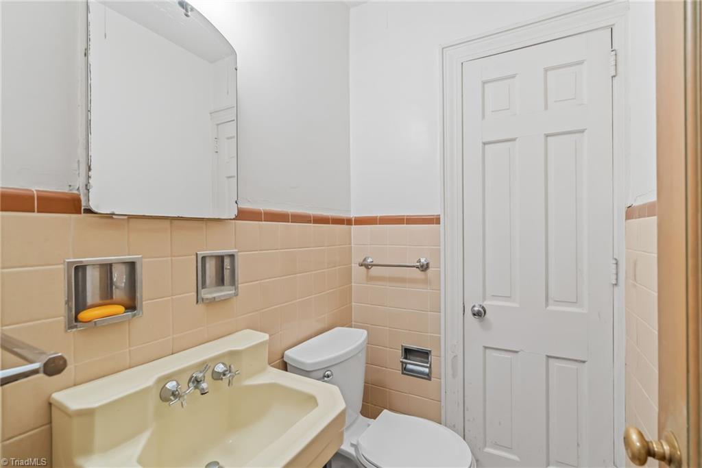 1227 Westwood Avenue