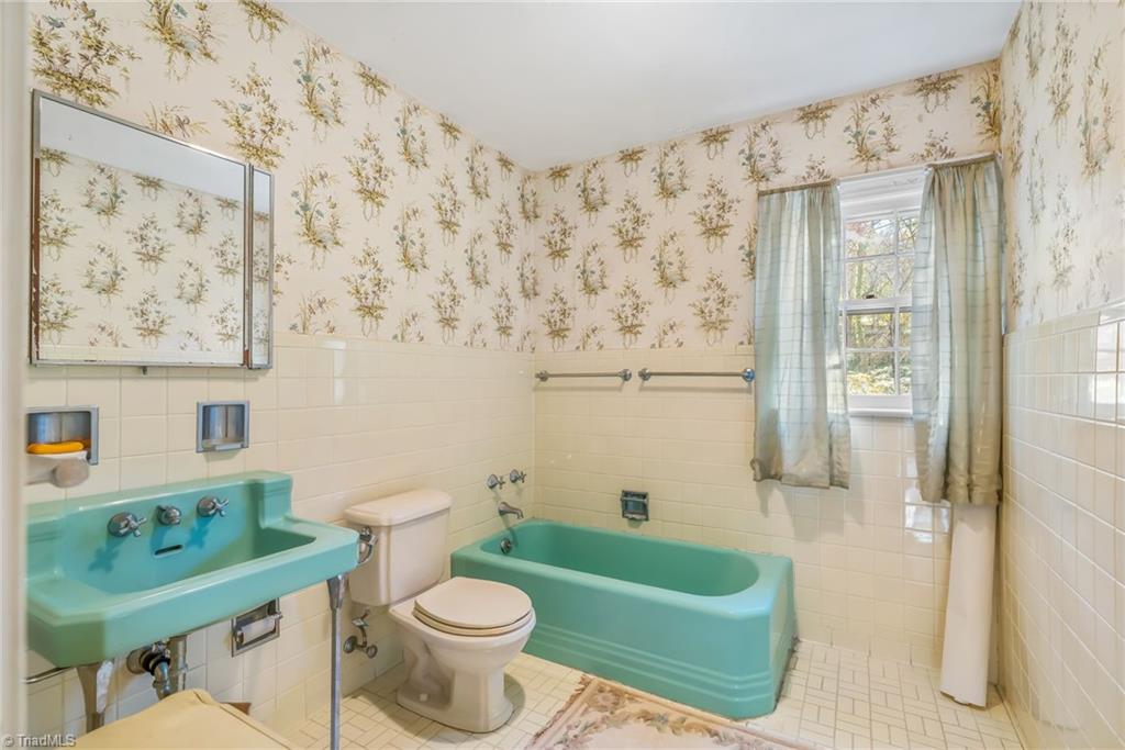 1227 Westwood Avenue