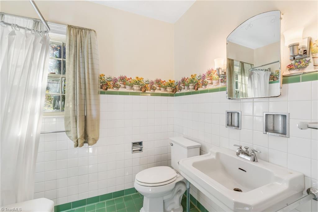 1227 Westwood Avenue