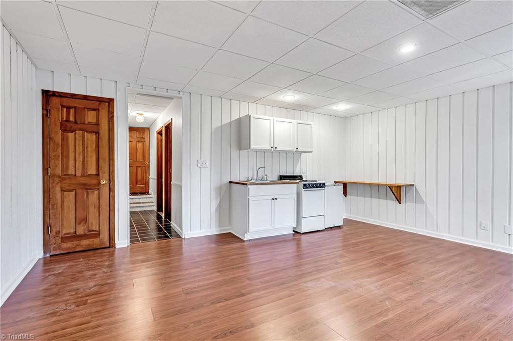 1279 Westminster Drive