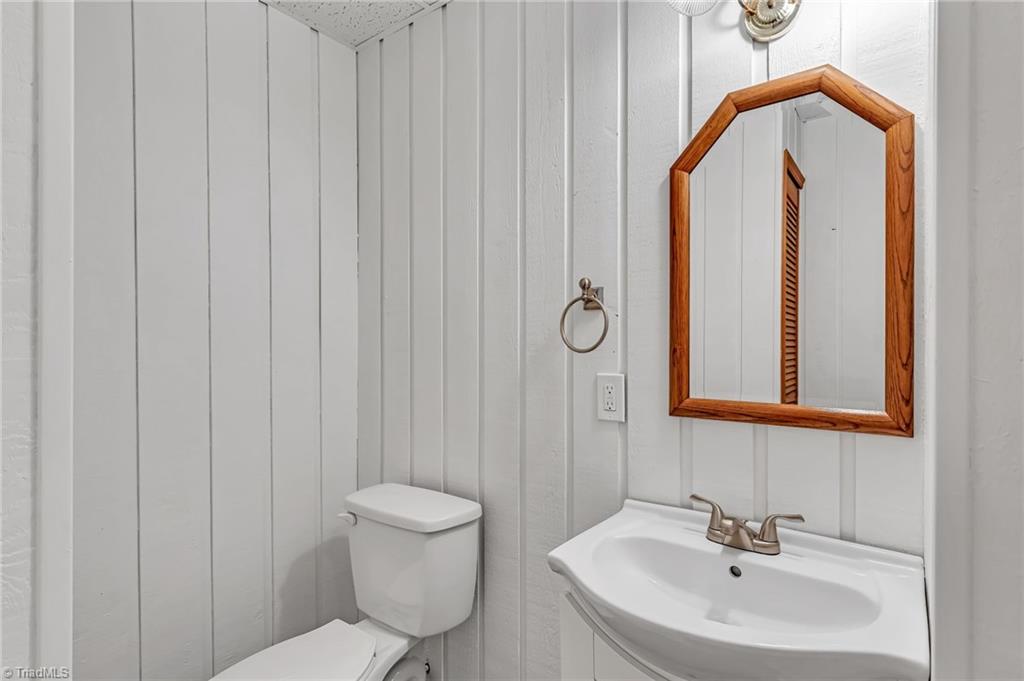 1279 Westminster Drive