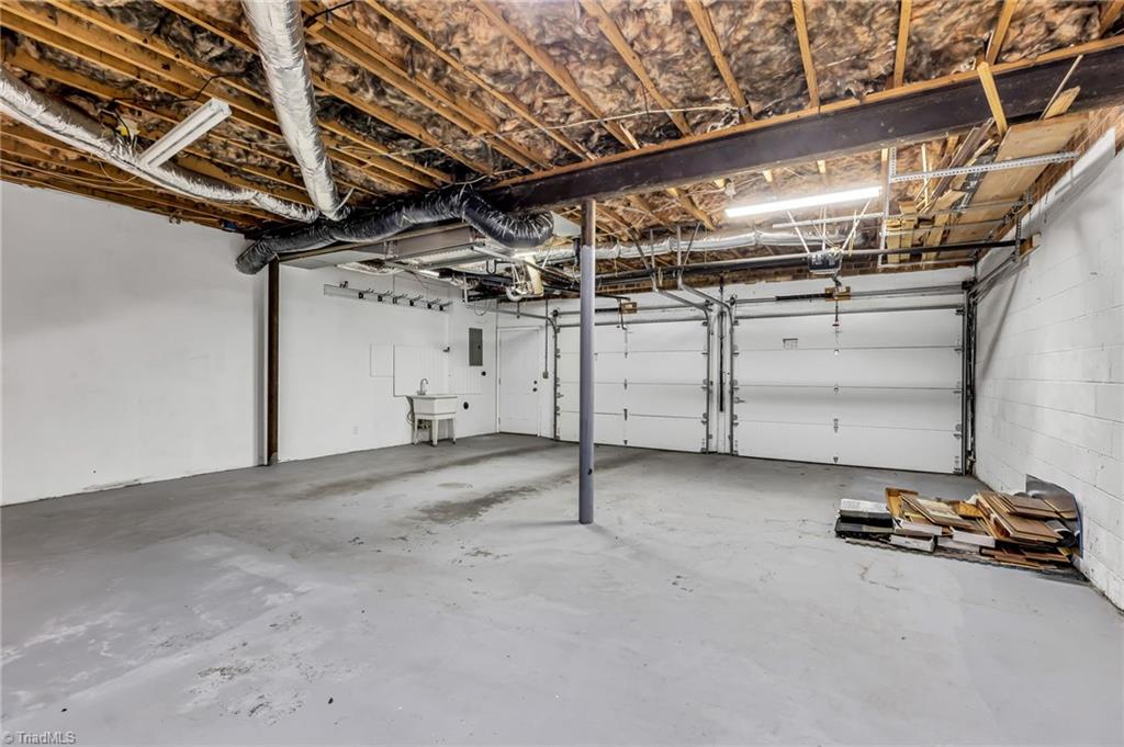 1279 Westminster Drive