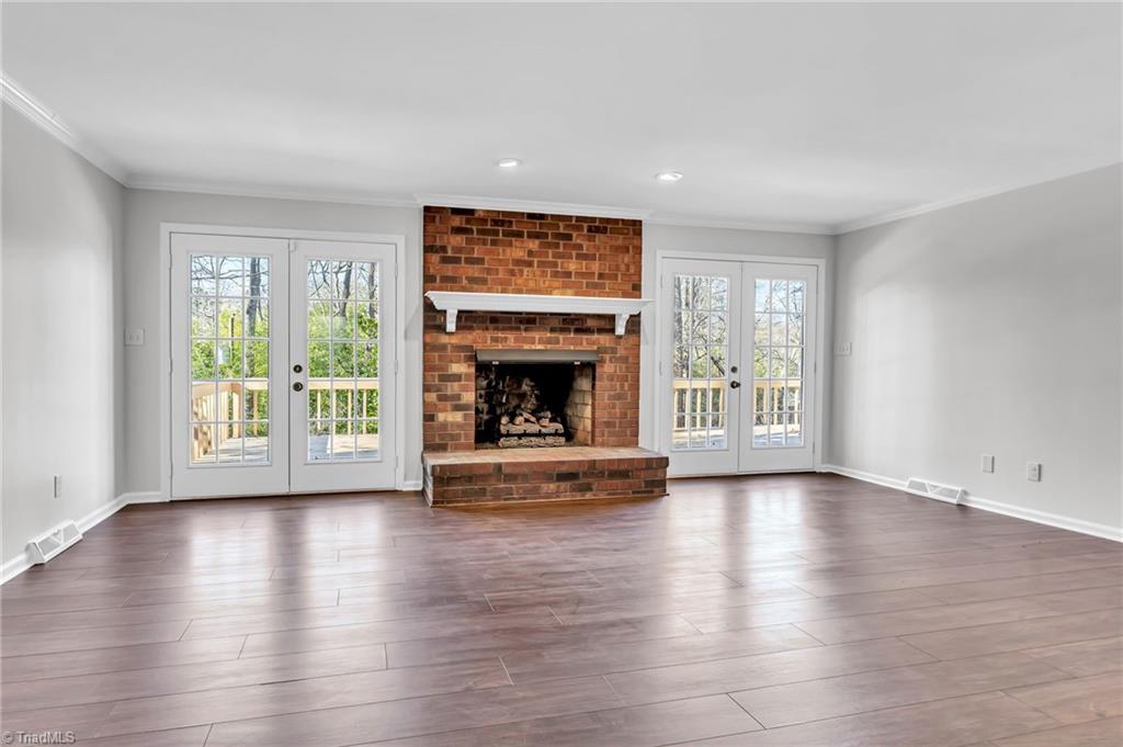 1279 Westminster Drive